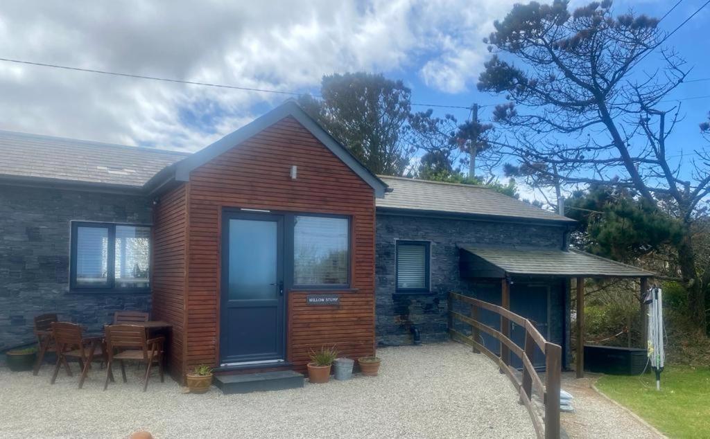 2 Bedroom Cottage Sleeps 4 With Hot-Tub, & Shared Pool Use Sennen Exterior foto