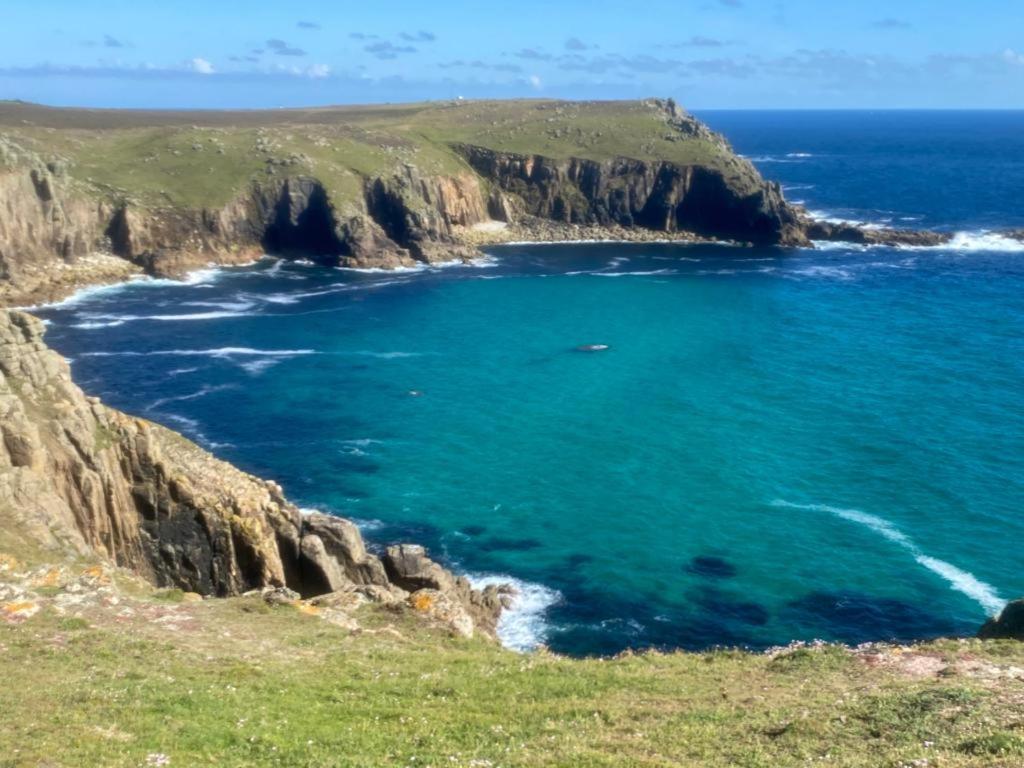 2 Bedroom Cottage Sleeps 4 With Hot-Tub, & Shared Pool Use Sennen Exterior foto